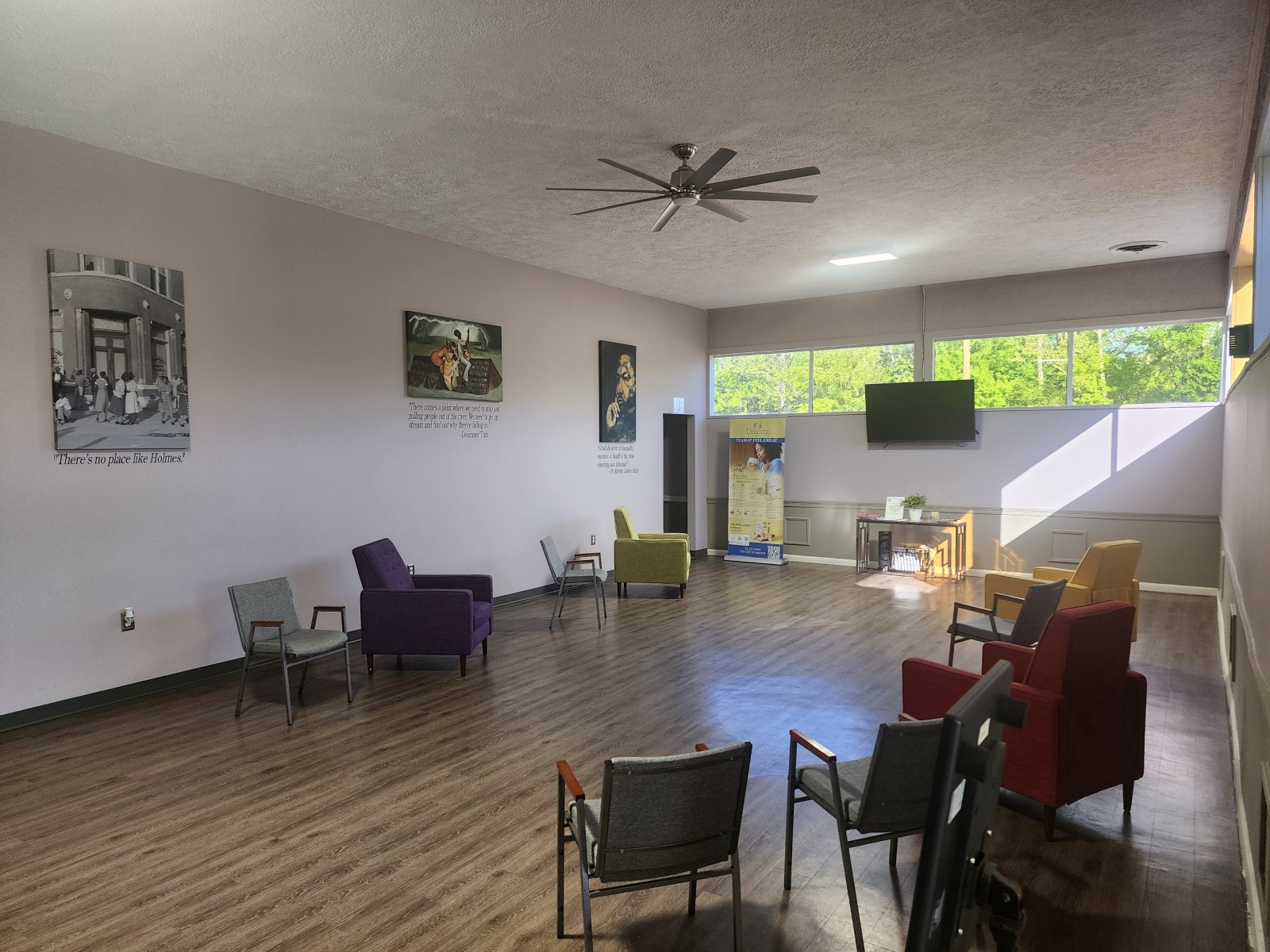 The welcoming waiting area at IDC Lexington, Mississippi